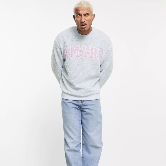 ASOS DESIGN Men’s Oversized Sweatshirt With Amore Boucle Print On Chest Size M - Picture 3 of 12